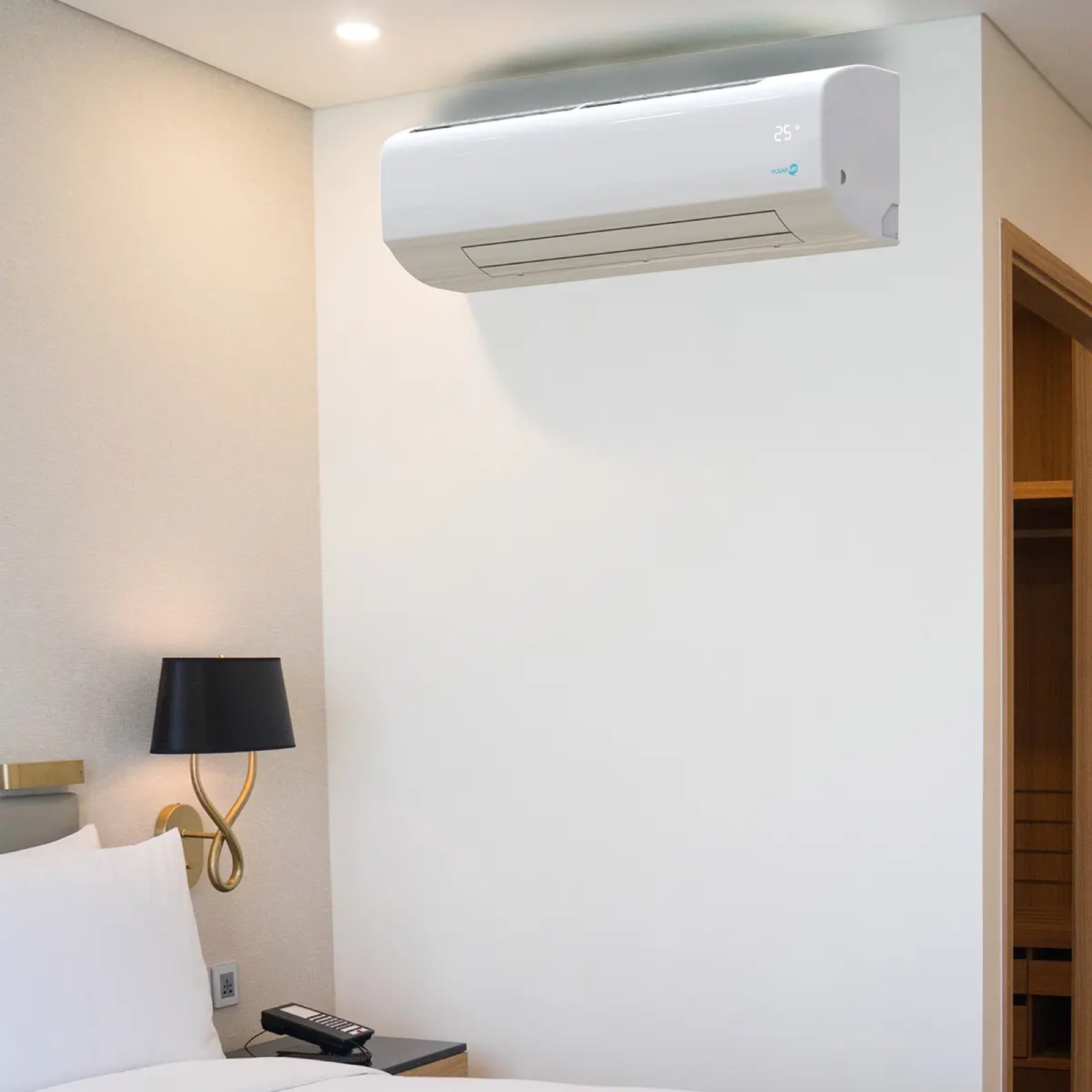 Klimagerät in einem Schlafzimmer, montiert von Mrs Cooling in Graz